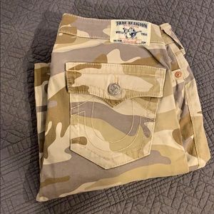 True Religion skinny/ straightish cargo pants